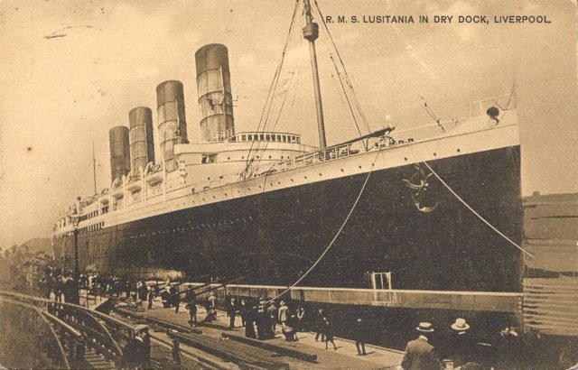German U-Boat Sinks the Lusitania
