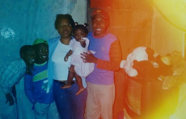 con mi madre y mis hermanos