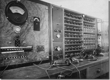 1881 – Instalação da 1ª central telefónica