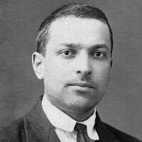 1895 – 1934 Lev Semiónovich Vygotsky: Teoría a la Zona de Desarrollo Próximo. Teoría sociocultural el aprendizaje y la adquisición de conocimientos resulta de la interacción social.