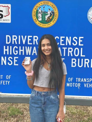 tengo mi licencia de conducir.