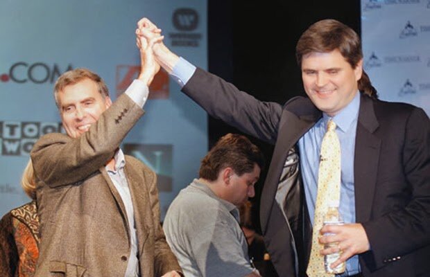 America Online compra Time Warner por 166.000 millones de dólares