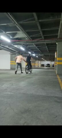Aprendiendo a Montar Bicicleta