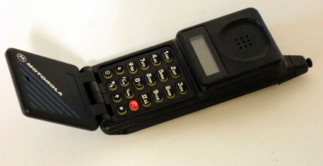 Motorola MicroTAC (1989)