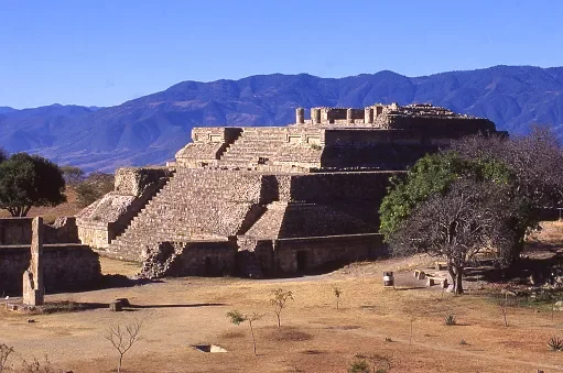 Zapotec architecture