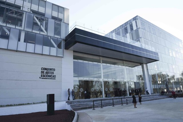 Fundación de la la escuela de Arquitectura y la escuela de Bellas Artes.