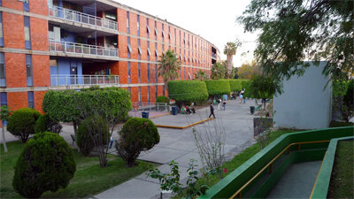 Se funda Facultad de Filosofía y Letras.