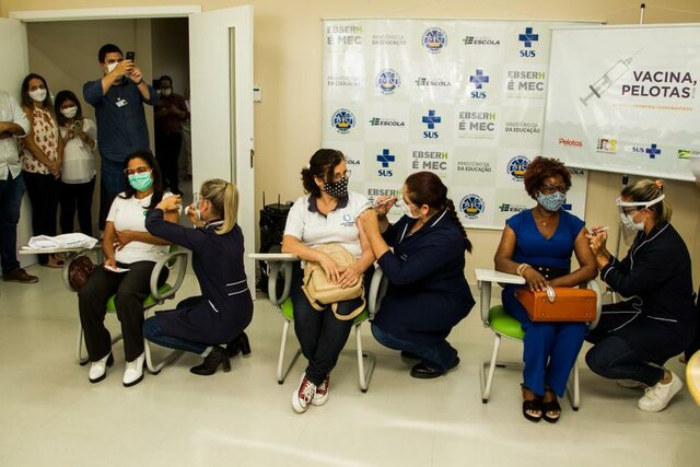 Primeira profissional do HUSFP vacinada contra Covid-19