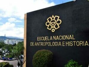 Comienzo docencia de Néstor García Canclini