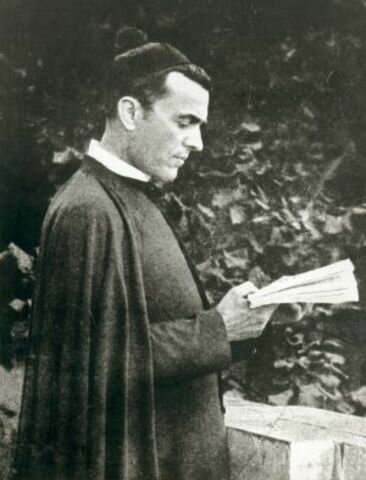 Va ser ordenat sacerdot a Vic