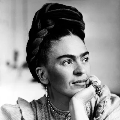Timeline: Frida Kahlo