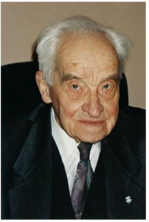 Ушел из жизни