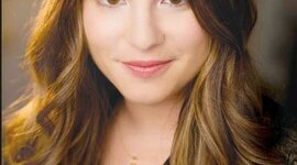 Timeline: Victoria Aveyard #1 NYT bestselling autora de La reina roja