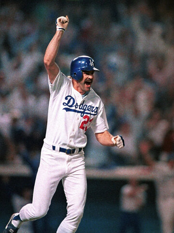 Scully Calls Kirk Gibson’s Walk Off Home Run During Game 1 of the 1988 World Series