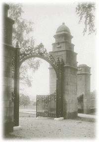 Eighty students arrive at the Mount Holyoke Female Seminary
