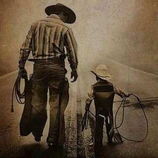 El padre de David le cuenta la historia del oro.