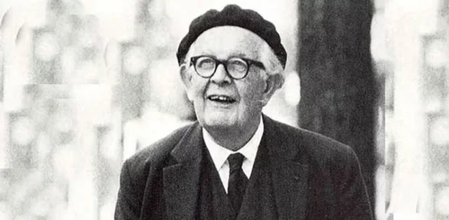 Nascimento de Jean Piaget