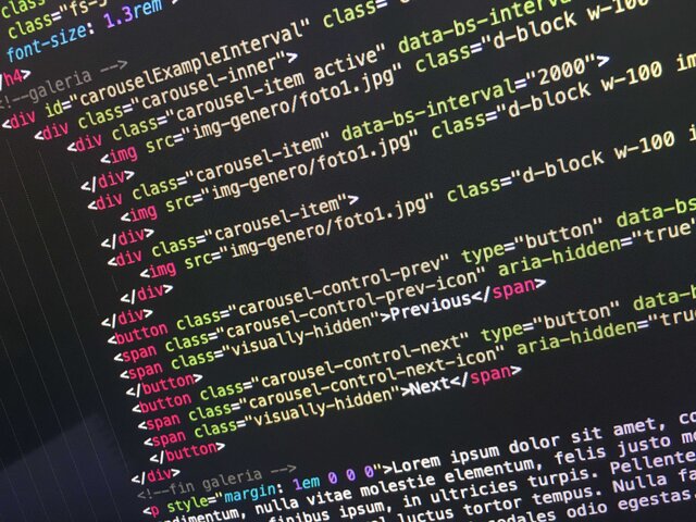 Se desarrolla el código HTML