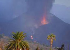 Hubo una erupción de gases y vapor y lluvia