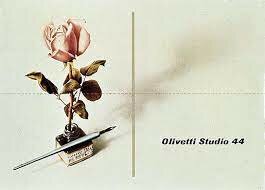 Studio 42. L’inutilità del calamaio di fronte alla nuova macchina da scrivere.