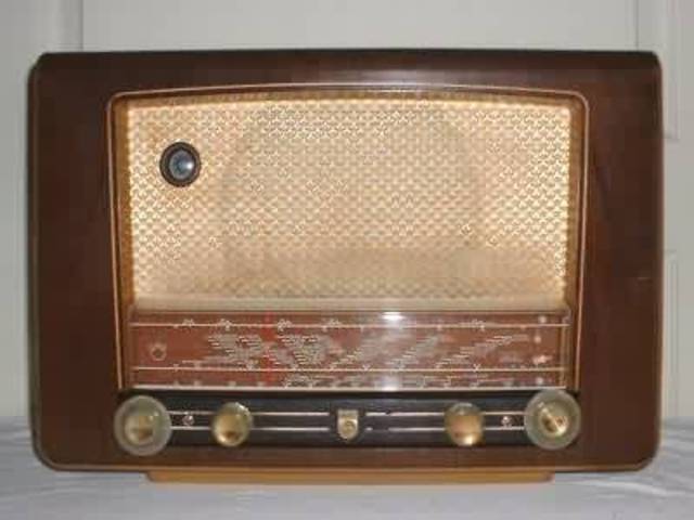 Eerste stem op de radio