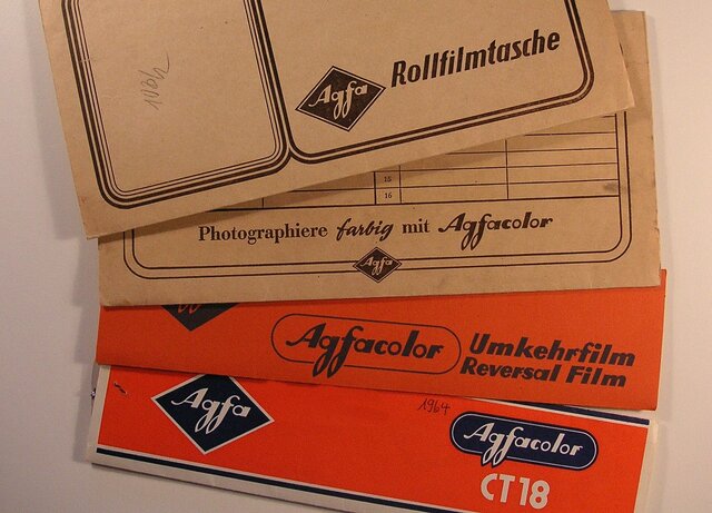 Aparece la película de color Agfa.