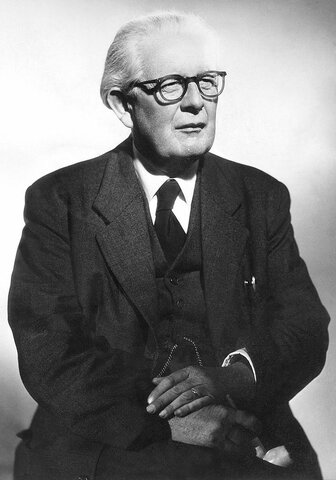 Nascimento de Jean Piaget