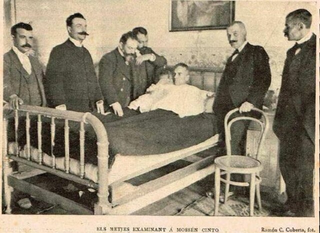 Entra en contacte amb vidents i practicants d'exorcismes