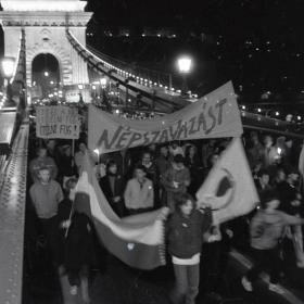 Tüntetés a Bős-Nagymarosi erőmű ellen