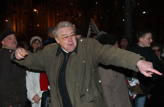 "Nincs másik megoldás, ez az egyetlen menekvésünk."