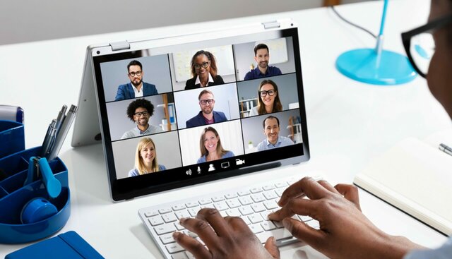 Se instalan las primeras aulas de videoconferencias.