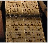 Primera tarjeta perforadora