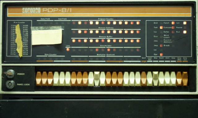 Se crea el PDP-8