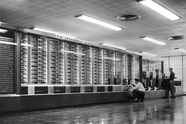 Howard Aiken creo la "Mark 1"