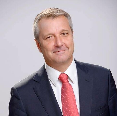 Molnár Gyula a párt elnöke