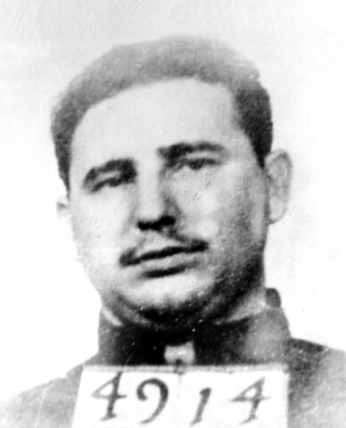 Grupo de jóvenes liderados por Fidel Castro