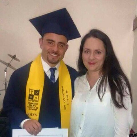 FORMACIÓN ACADÉMICA