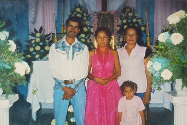 15 años de la ahijada de sus papás