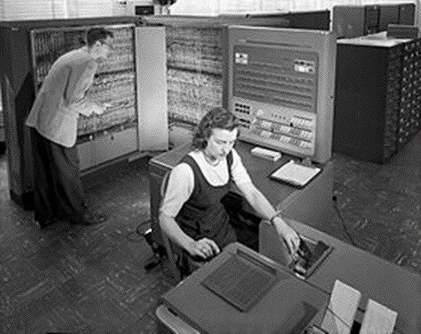 Primer Sistema operativo  IBM 704.