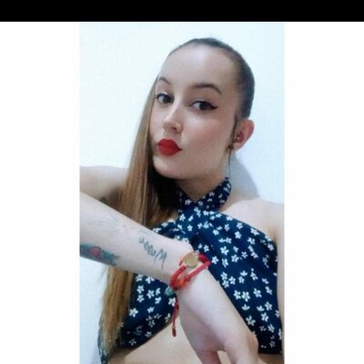 Timeline: Historia y expectativas By: Alejandra Correa