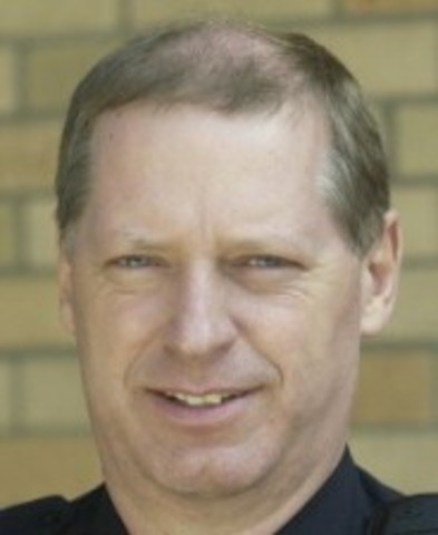 UI police seek out suspect who assaulted police officer