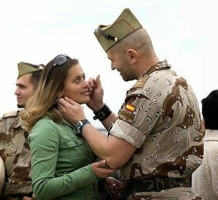 Acompañare a mi esposo a su ascenso