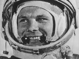 Primer hombre en el espacio