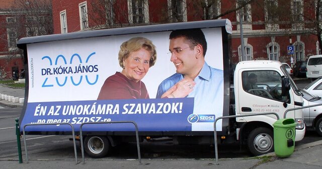 Kóka János a párt élén