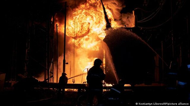 Rusia anuncia bombardeos "masivos" en líneas de frente de Ucrania