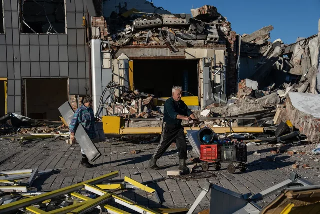 Rusia lanzó cientos de misiles contra objetivos principalmente civiles esta semana, dice un oficial militar de EE.UU