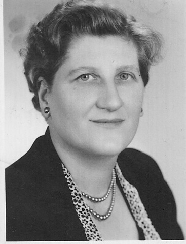 Gretal (mother) is arrested by Gestapo for speaking out against Nazi party.