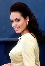 Acreedora de un globo de oro y nominación a un Emmy