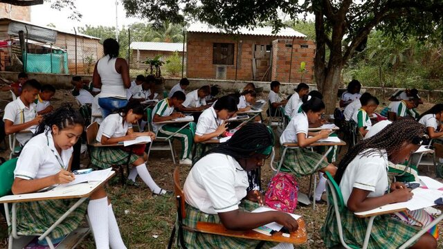 Derecho a la educación en Colombia, 1997. Artículo 67