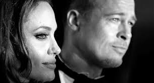 Acusa a Brad Pitt de agredir a ella y a sus hijos